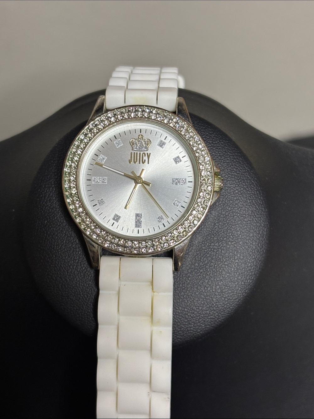 Juicy Couture White Crystal-Accent Silicone Strap Watch WORKING